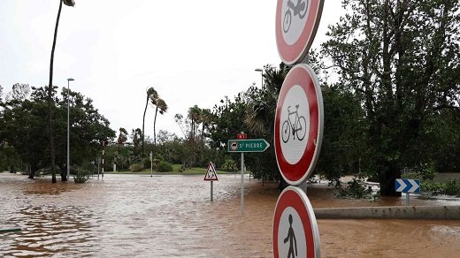 How to Stay Safe During Cyclone Stayin Mauritius
